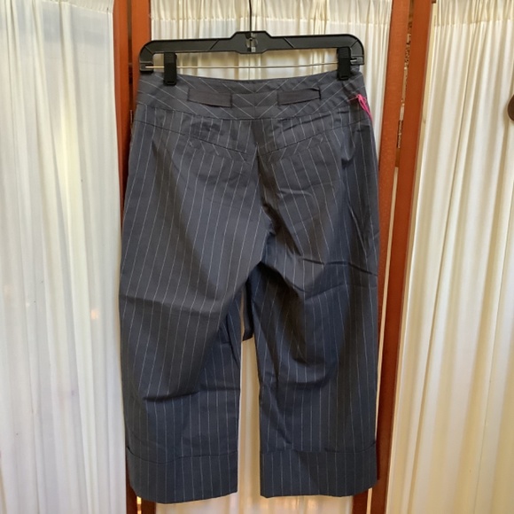 Cabi Nob Hill Pinstripe Crop Capri Pants Gray/White #852 Size 4 - Picture 5 of 7